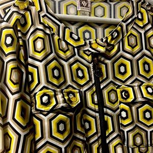Anne Klein large black tan white and yellow woman’s blouse